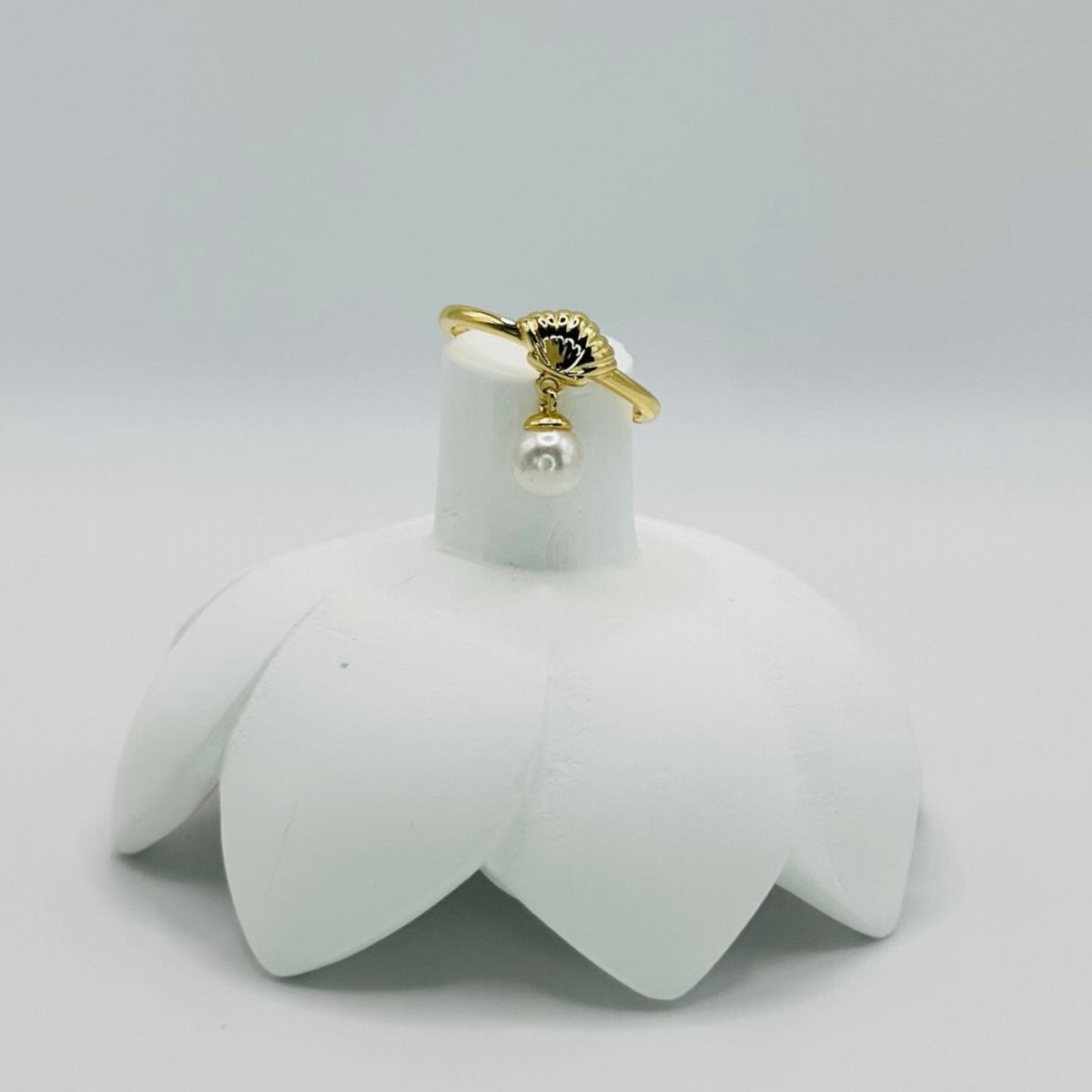 Shell and Water Pearl Ring Adjustable