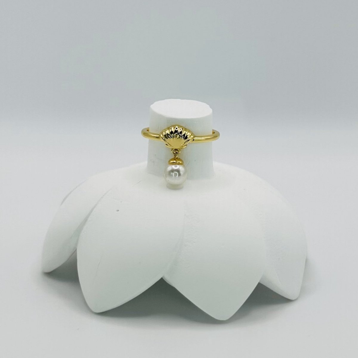 Shell and Water Pearl Ring Adjustable